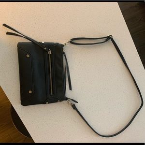 3/$20 ⚡️Black Crossbody Bag